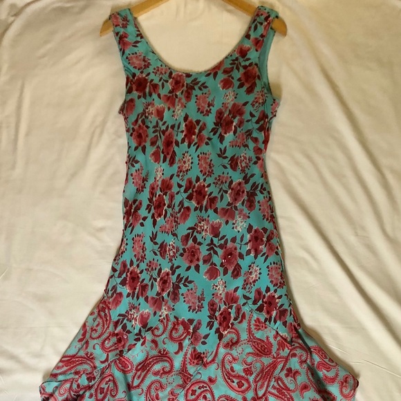 Paradise NY Beautiful floral Dress - Picture 2 of 4